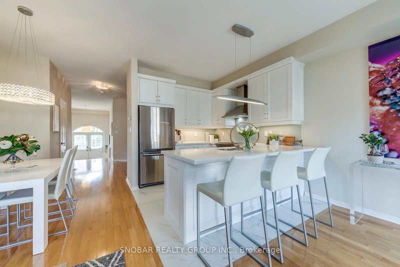 31 - 470 Faith Dr, Mississauga, L5R 4E8 | Image 3