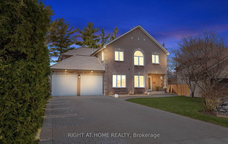 1665 Asgard Dr, Mississauga, L5E 3G5 | Image 2
