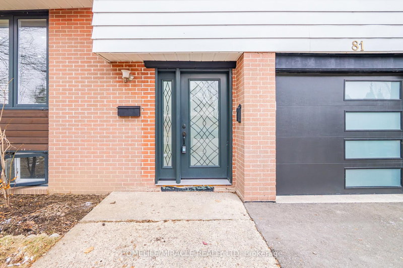 81 Watson Cres, Brampton, L6W 1E5 | Image 3