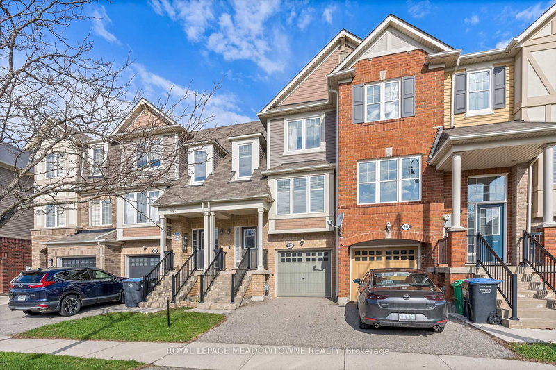 26 Lathbury St, Brampton, L7A 0R5 | Image 2