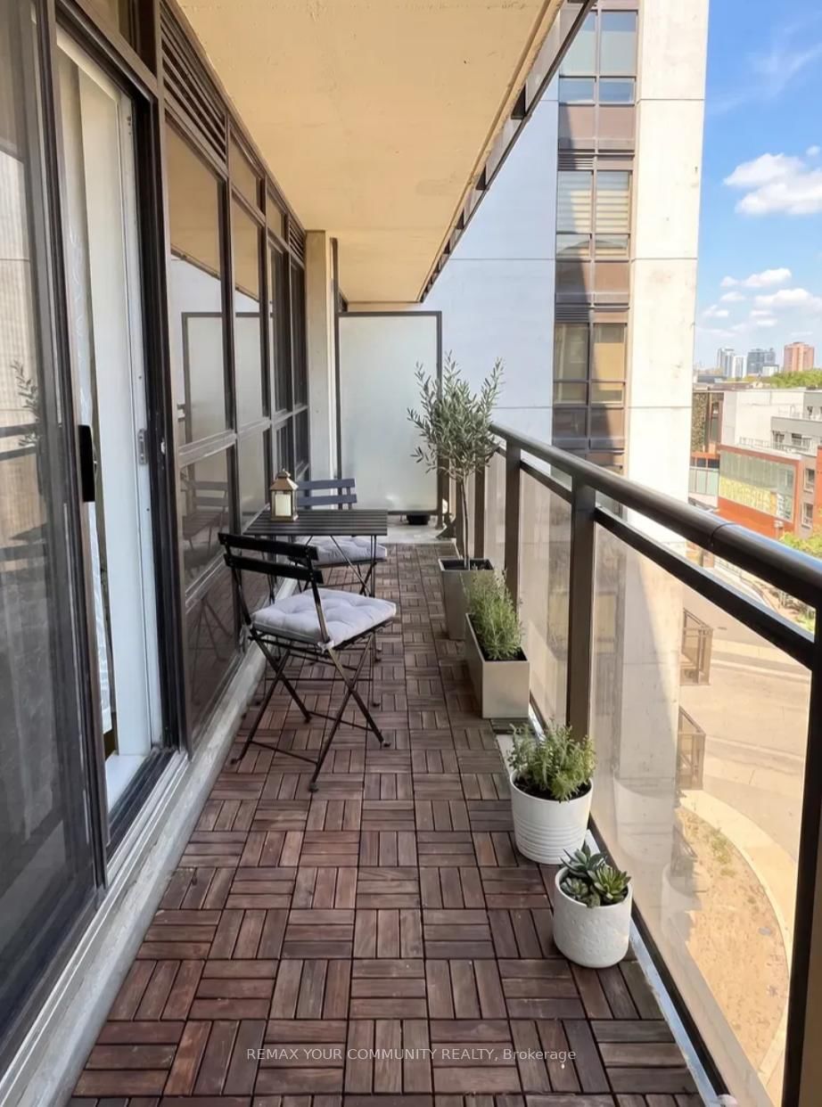 55 De Boers Drive, Unit 701 - Photo 8