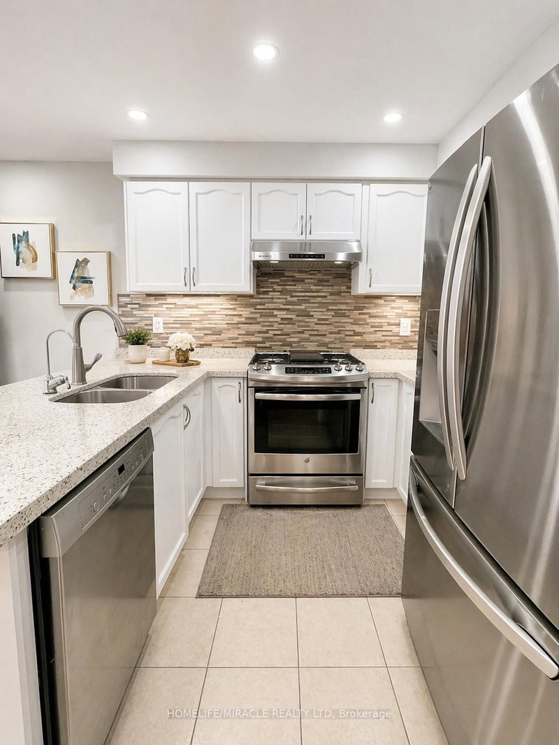 65 Bellchase Tr, Brampton, L6P 3L9 | Image 2