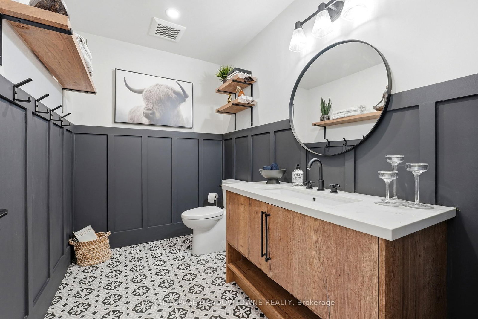 10916 22nd Side Road - Photo 13