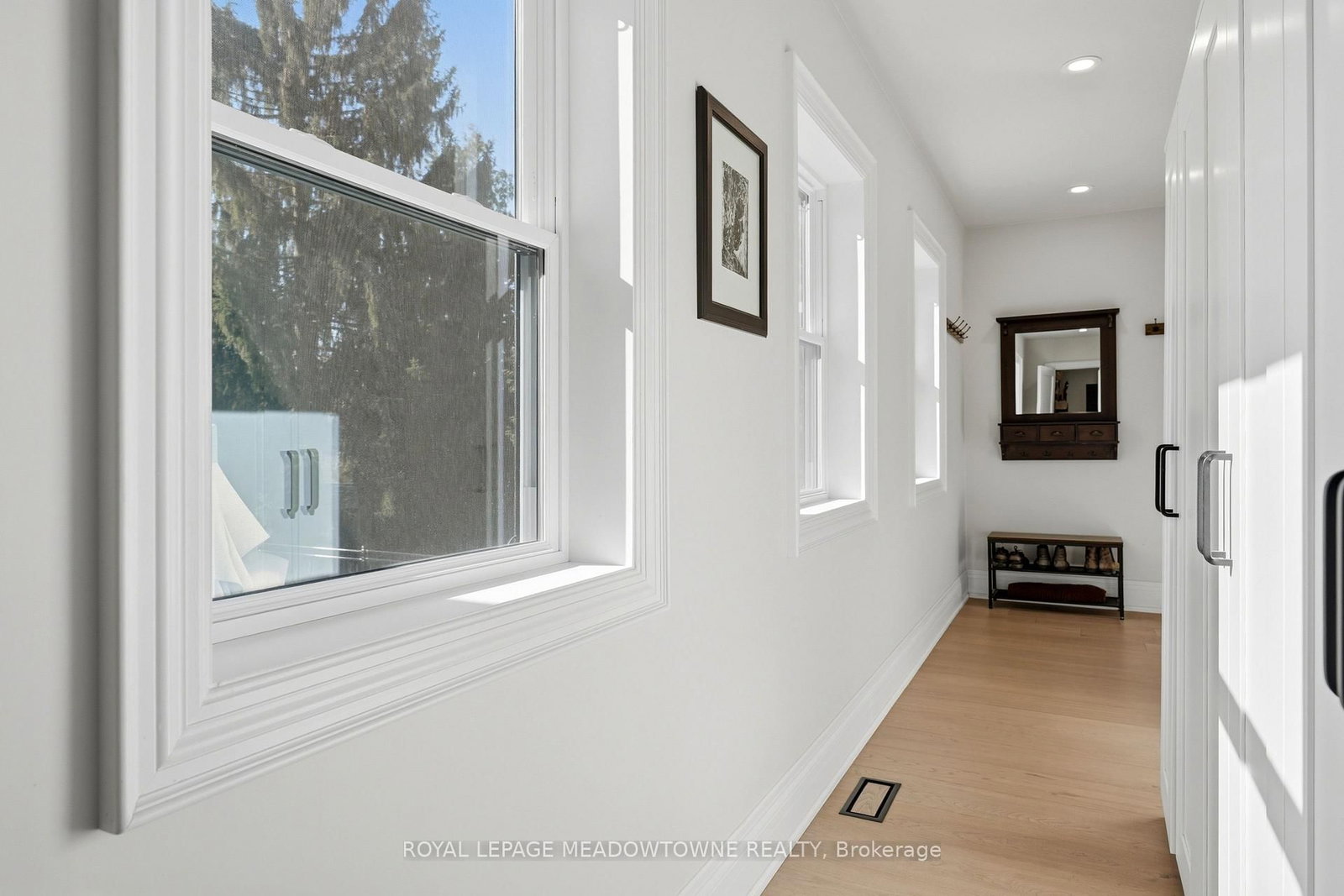 10916 22nd Side Road - Photo 14