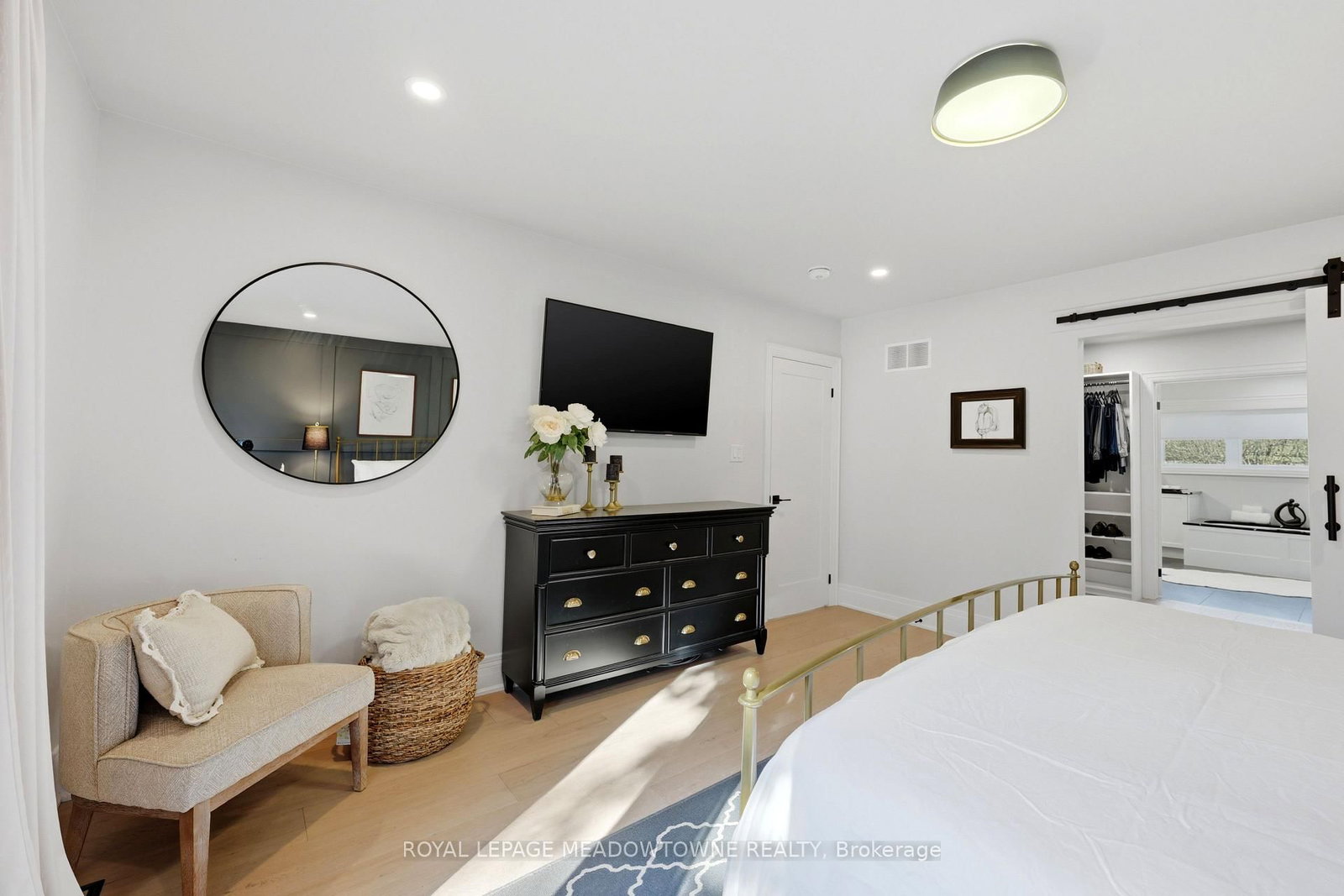 10916 22nd Side Road - Photo 17