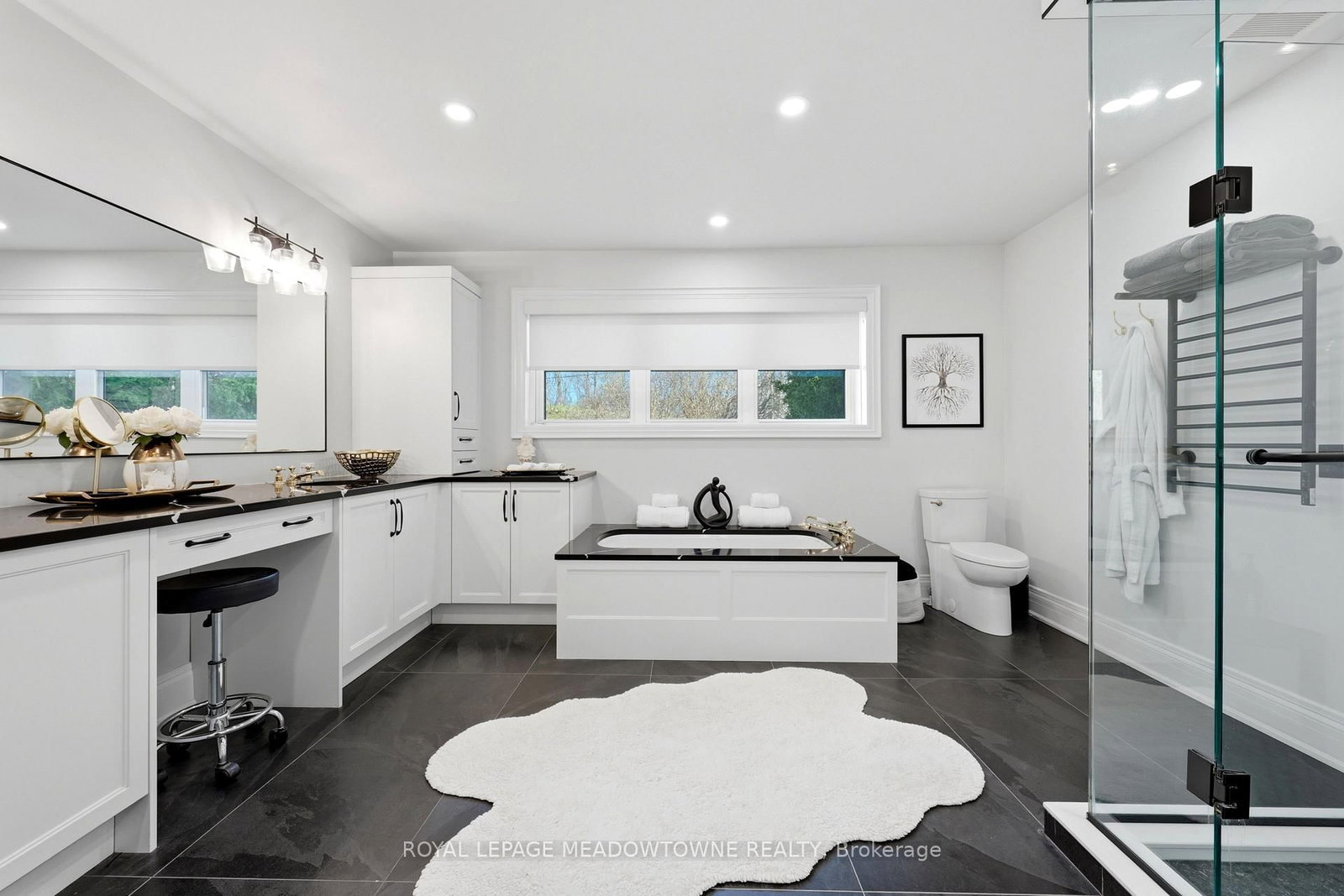 10916 22nd Side Road - Photo 19