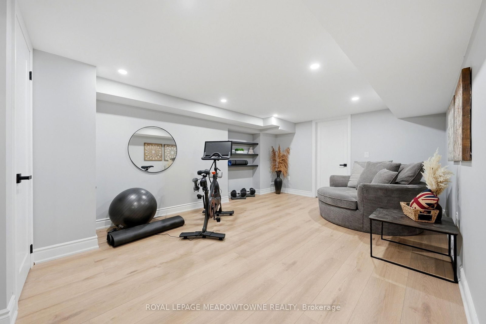 10916 22nd Side Road - Photo 36