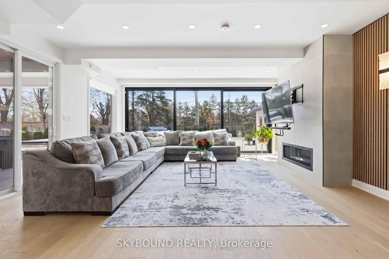 2711 Spruce Needle Crt, Mississauga, L5L 1N2 | Image 3