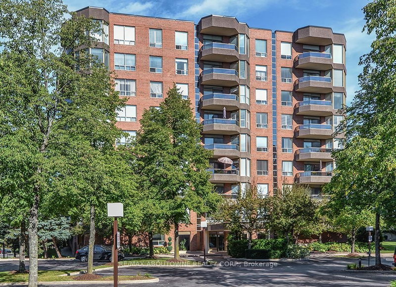 203 - 1905 Pilgrims Way, Oakville, L6M 2X2 | Image 2