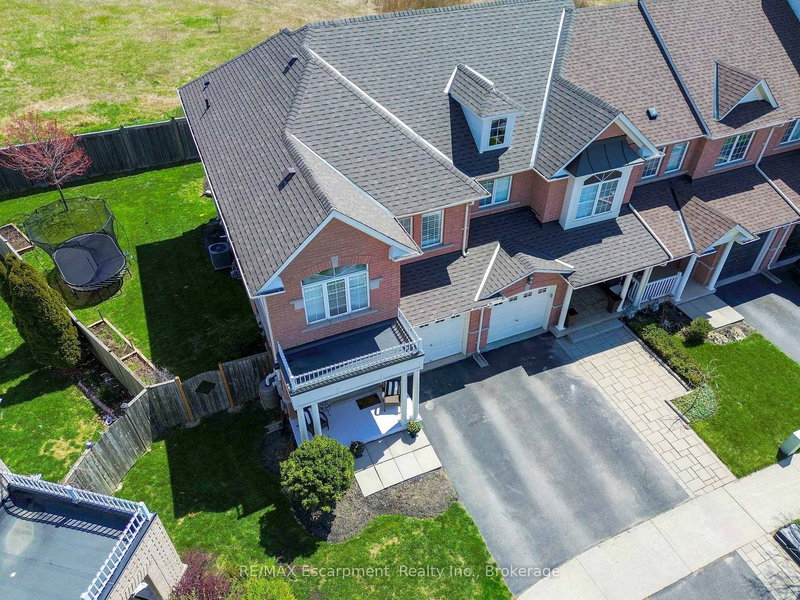 4868 Capri Cres, Burlington, L7M 0H8 | Image 2