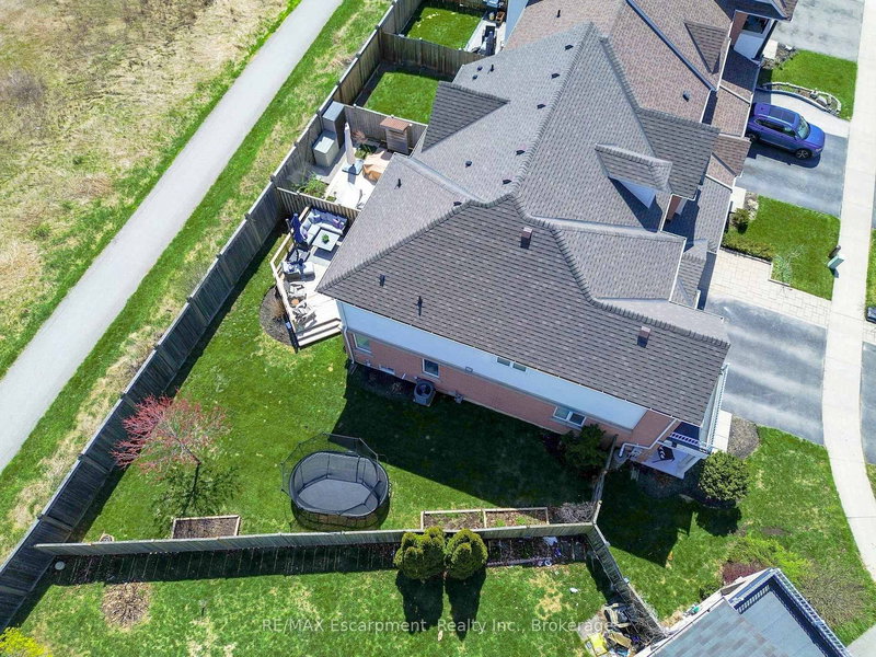 4868 Capri Cres, Burlington, L7M 0H8 | Image 3