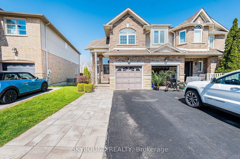 4073 Medland Dr, Burlington, L7M 4Z6 | Image 2