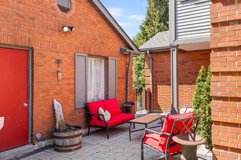 4107 Rolling Valley Dr, Mississauga, L5L 2J1 | Image 3