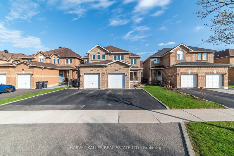 542 Leatherleaf Dr, Mississauga, L4Z 3Y5 | Image 2