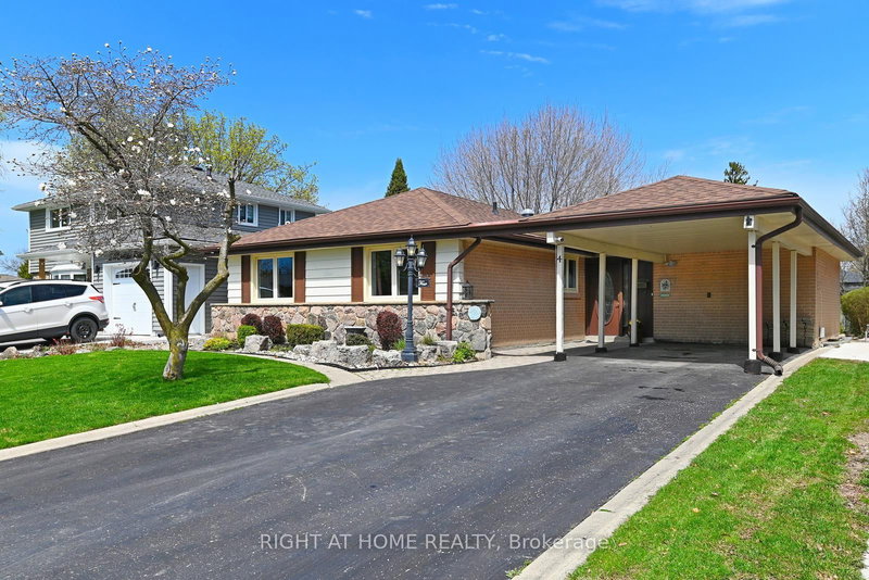 4 Allendale Rd, Brampton, L6W 2Y6 | Image 2