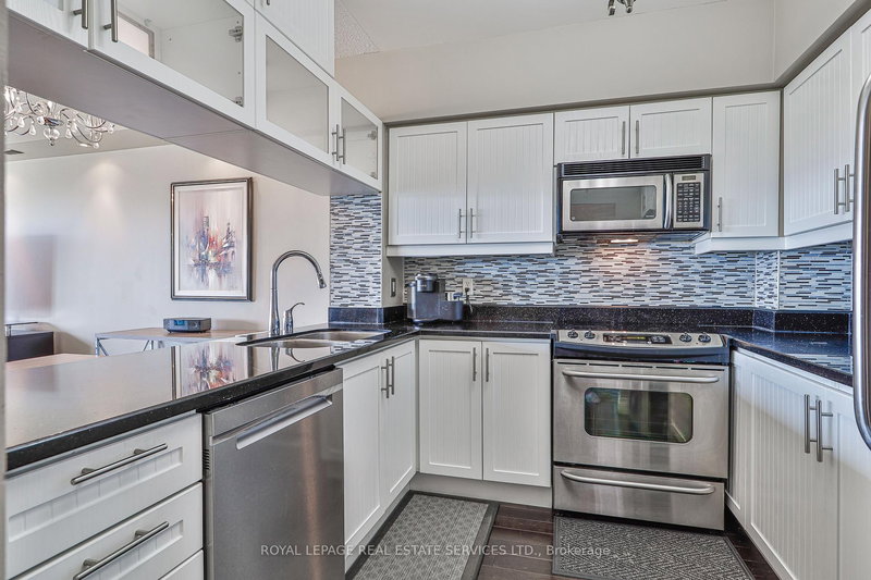 1010 - 2261 Lake shore Blvd W, Toronto, M8V 3X1 | Image 2