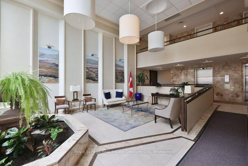 208 - 2180 Marine Dr, Oakville, L6L 5V2 | Image 3