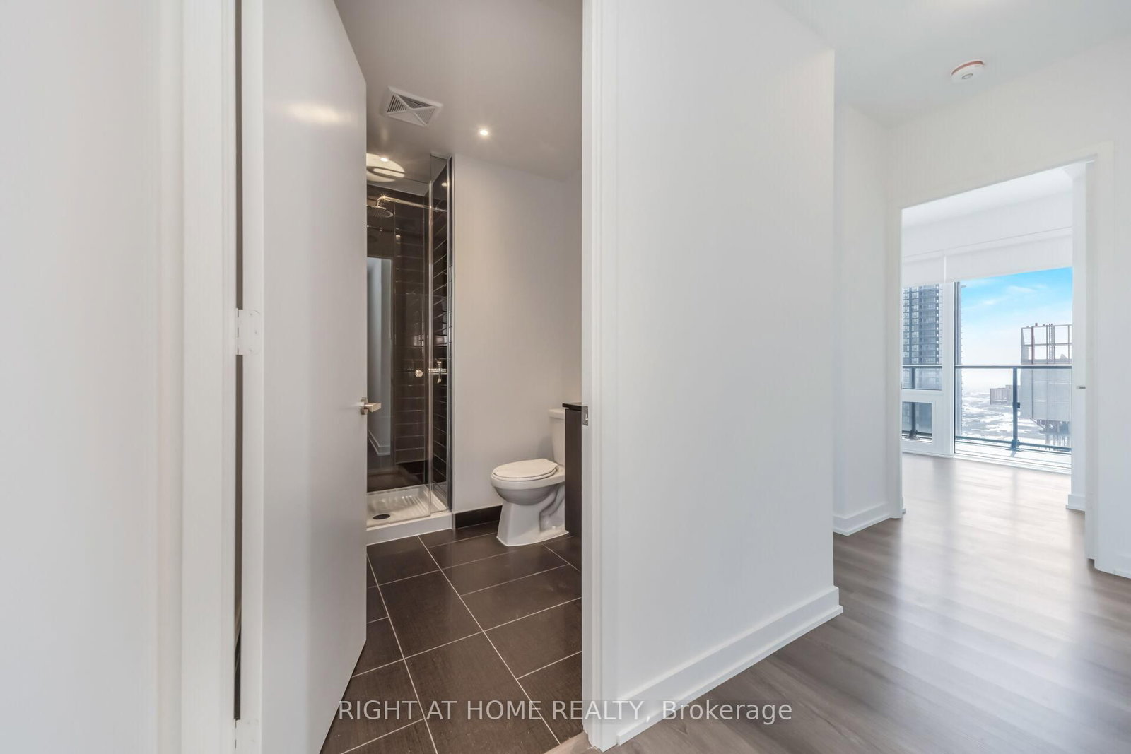 448 Burnhamthorpe Road, Unit 3111 - Photo 9