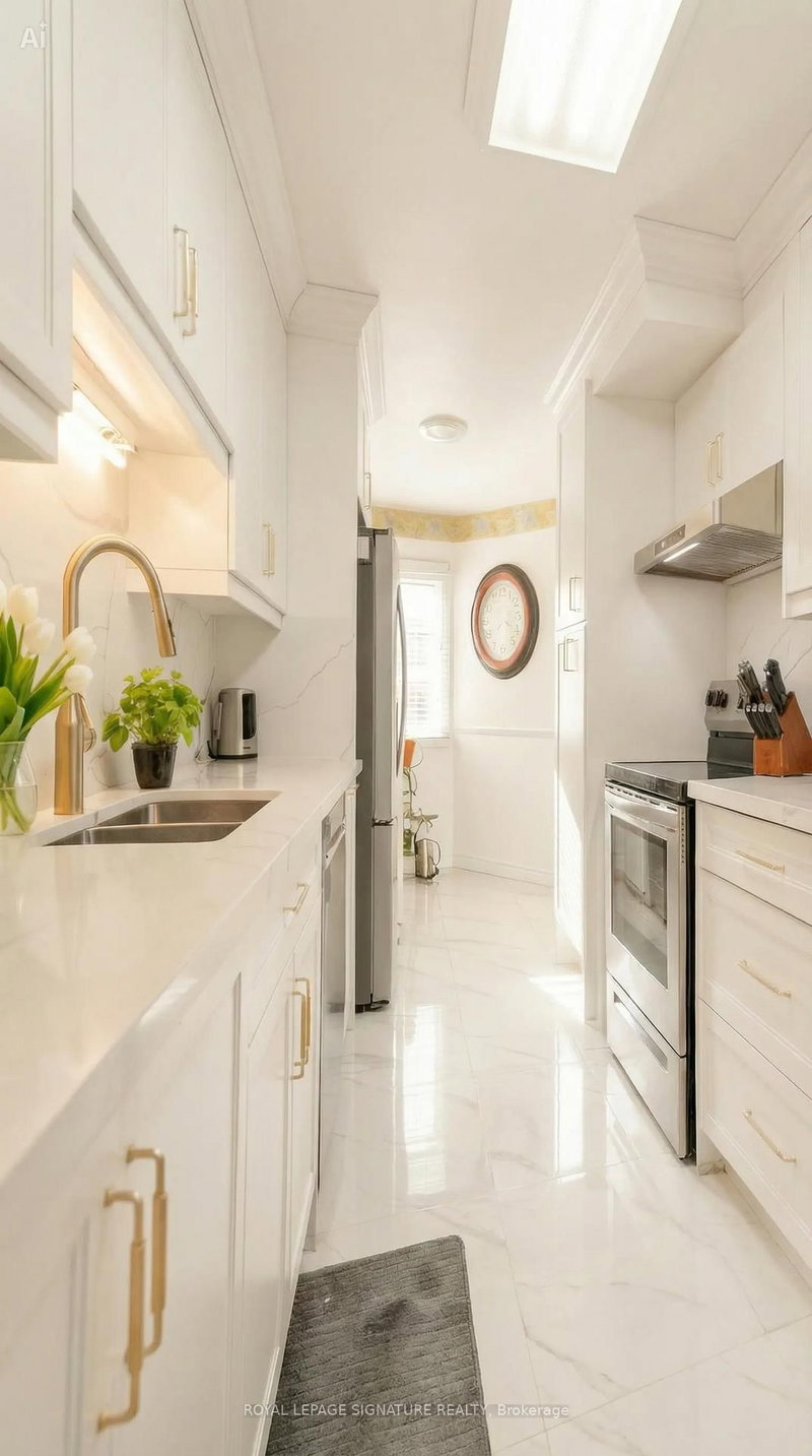 3 Lancewood Cres, Brampton, L6S 5Y6 | Image 2