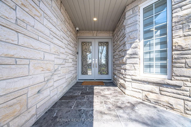57 Fairview Road W