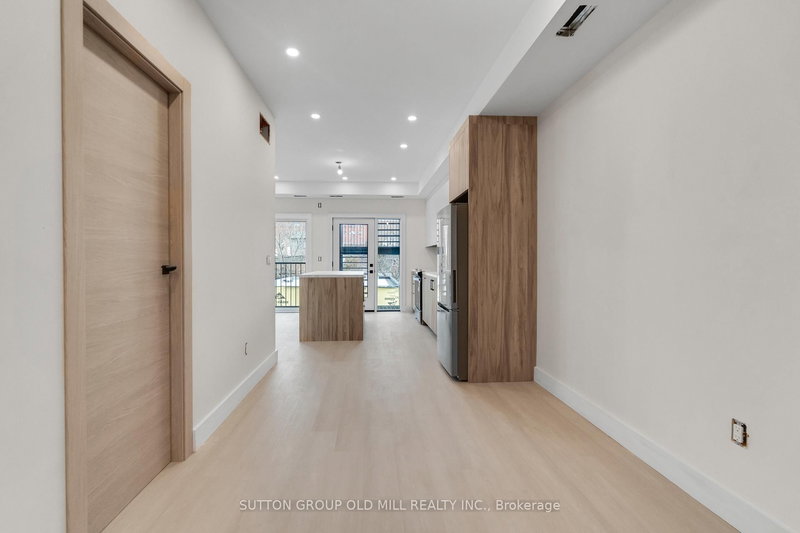 02 - 625 Harvie Ave, Toronto, M6E 4M4 | Image 3