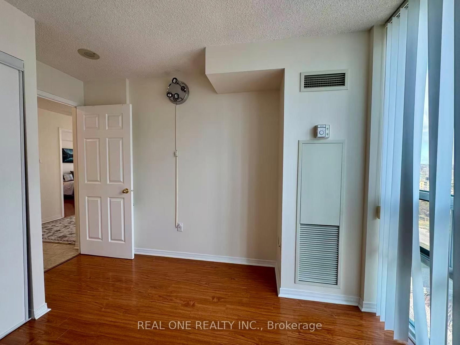 15 Michael Power Place, Unit 1507 - Photo 10