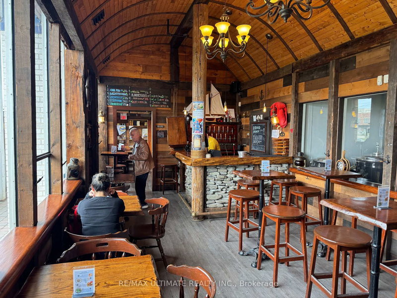 866 Lakeshore Rd E, Mississauga, L5E 1E1 | Image 3