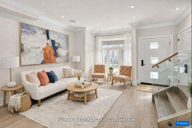 94 Lake Cres, Toronto, M8V 1W1 | Image 2