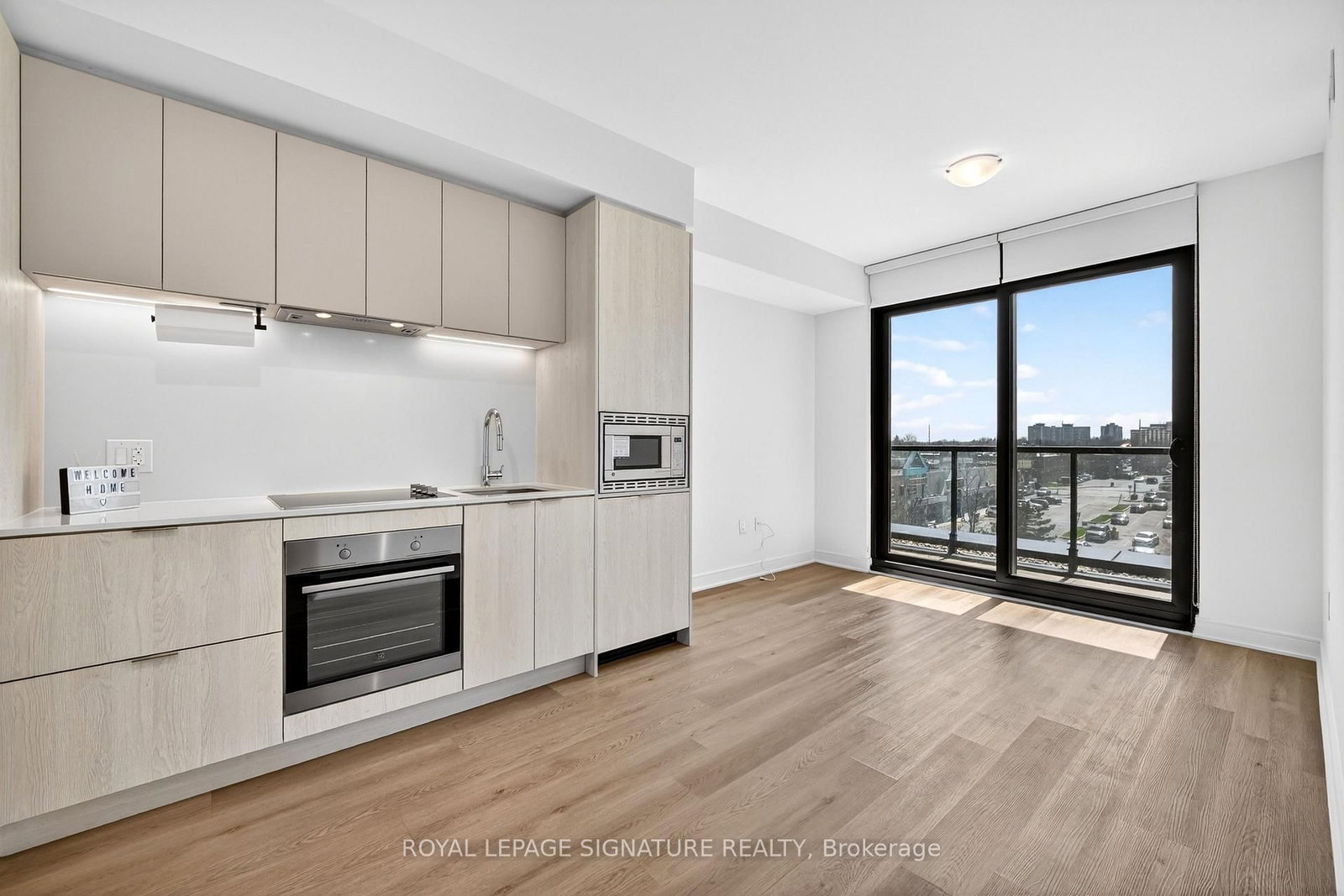 86 Dundas Street E, Unit 326