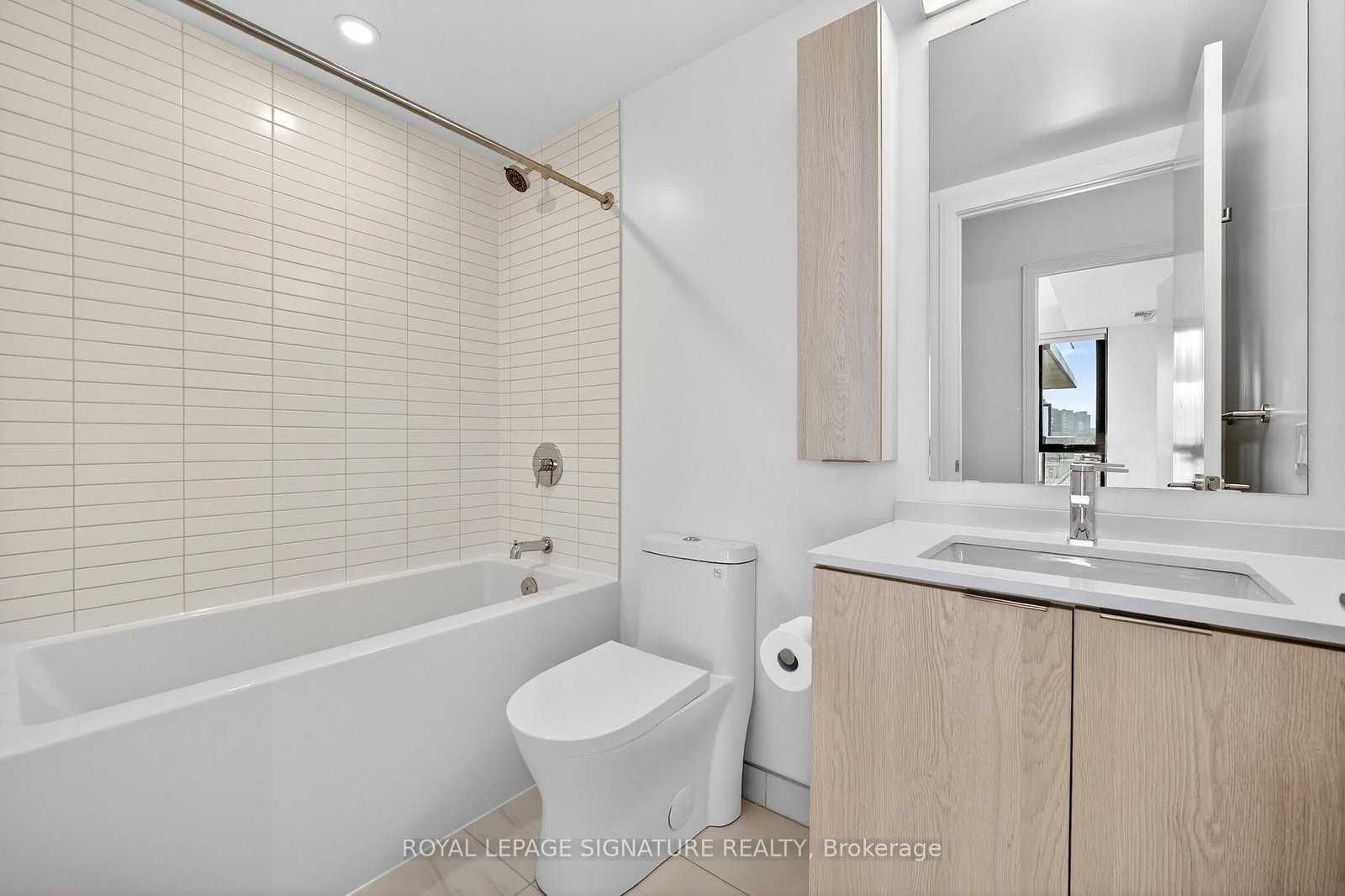 86 Dundas Street E, Unit 326 - Photo 17