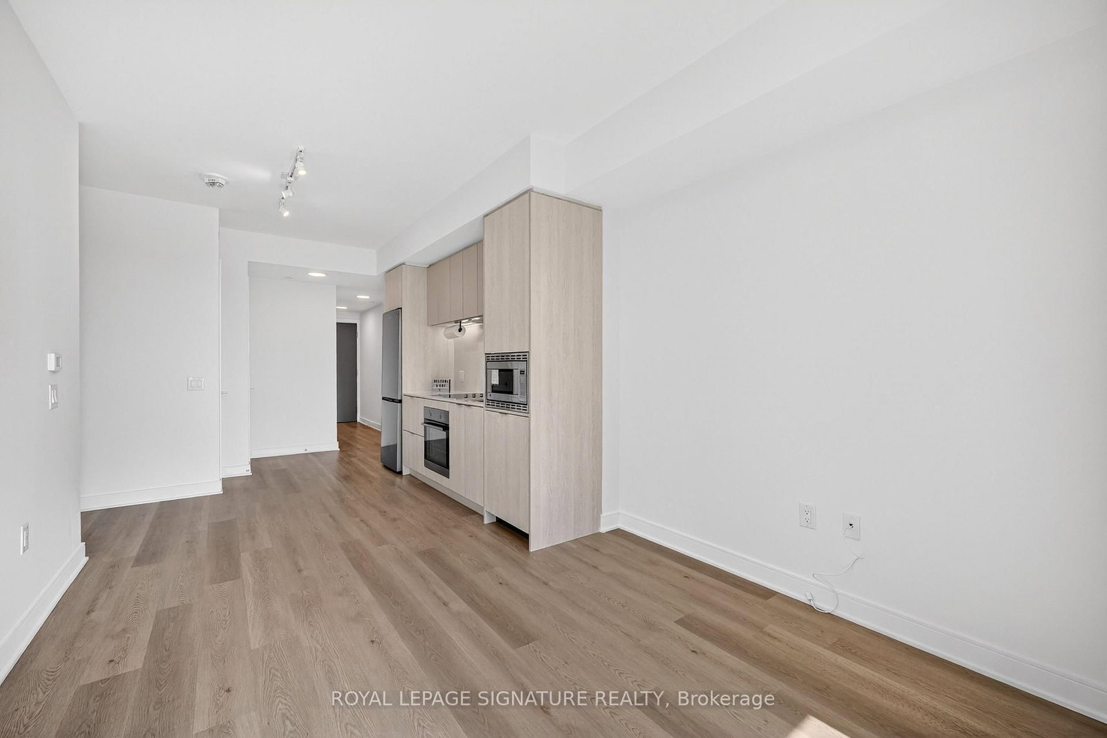 86 Dundas Street E, Unit 326 - Photo 7