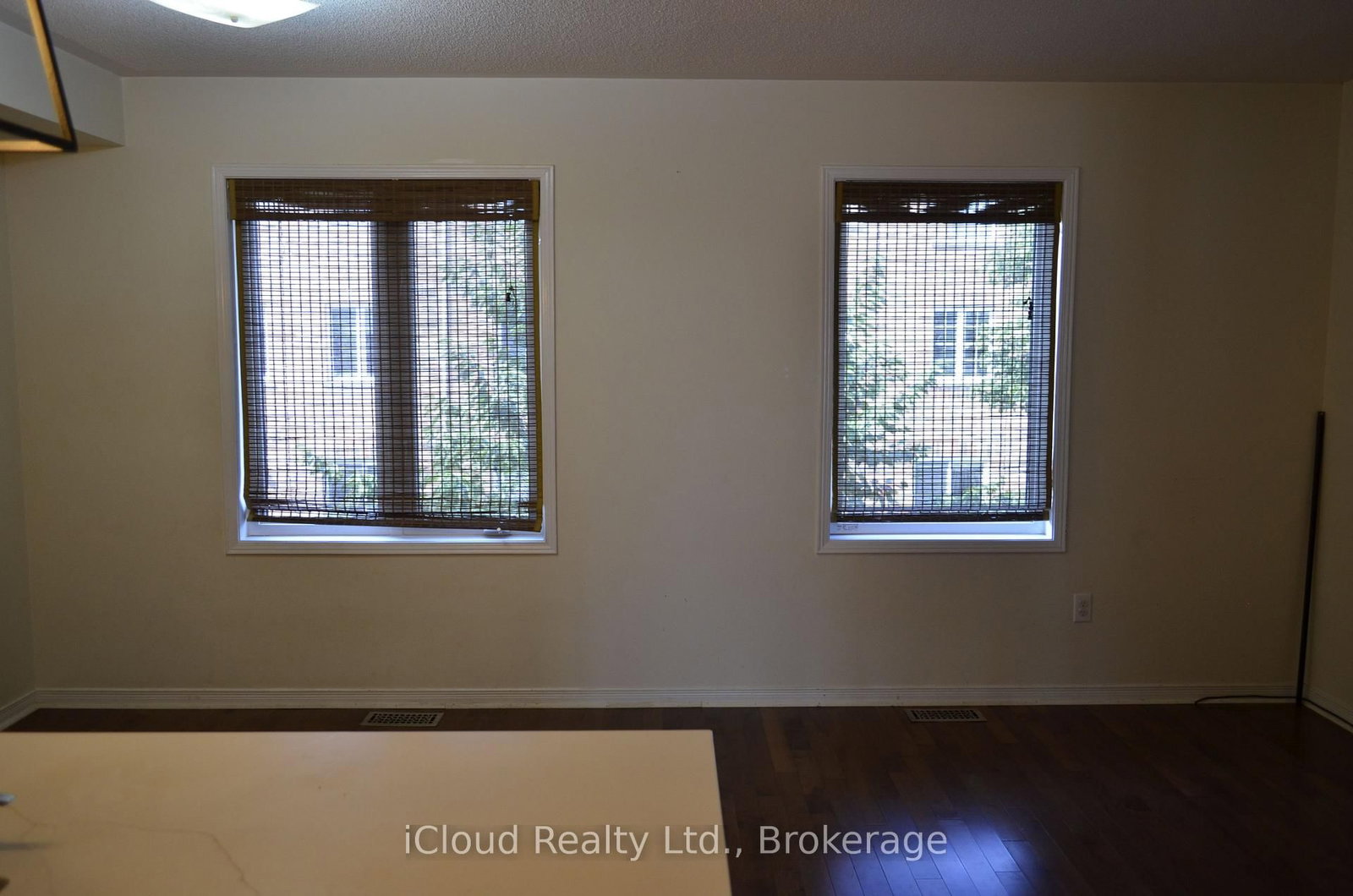 319 Aspendale Crescent, Unit Main - Photo 2
