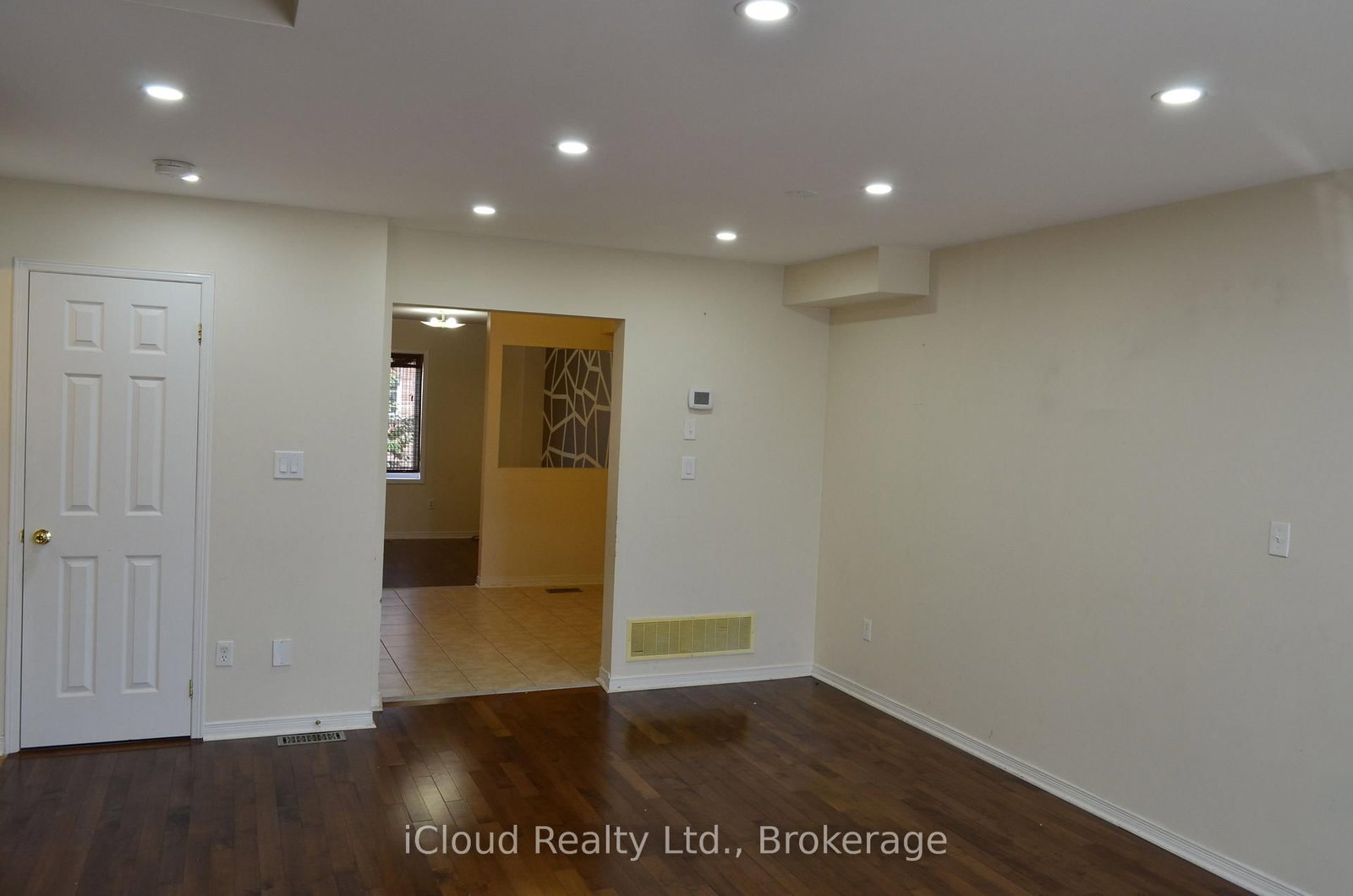 319 Aspendale Crescent, Unit Main - Photo 4