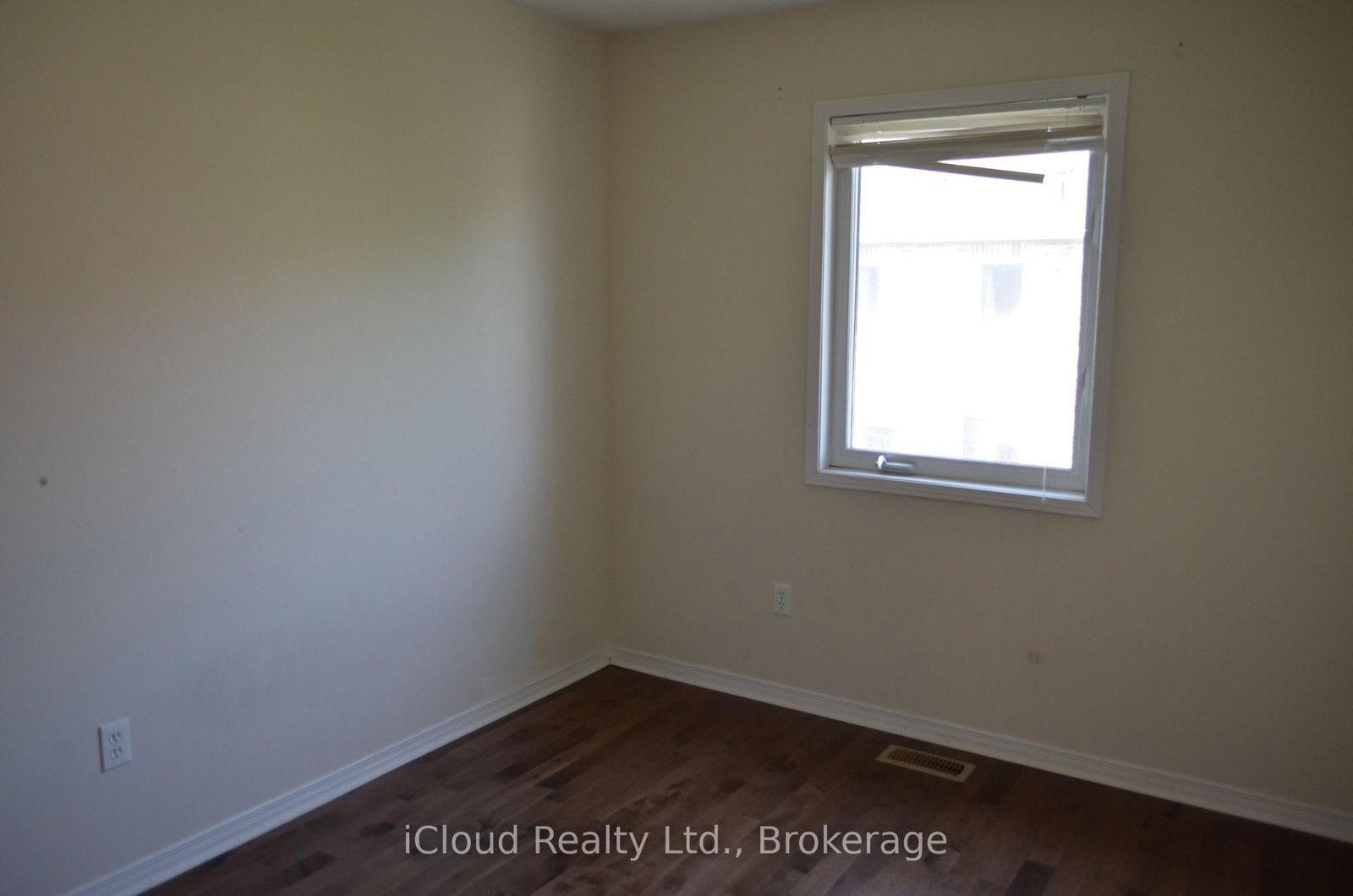 319 Aspendale Crescent, Unit Main - Photo 7