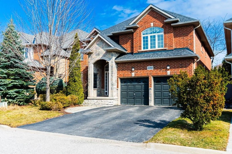 2202 Brookhaven Cres, Oakville, L6M 5B8 | Image 2