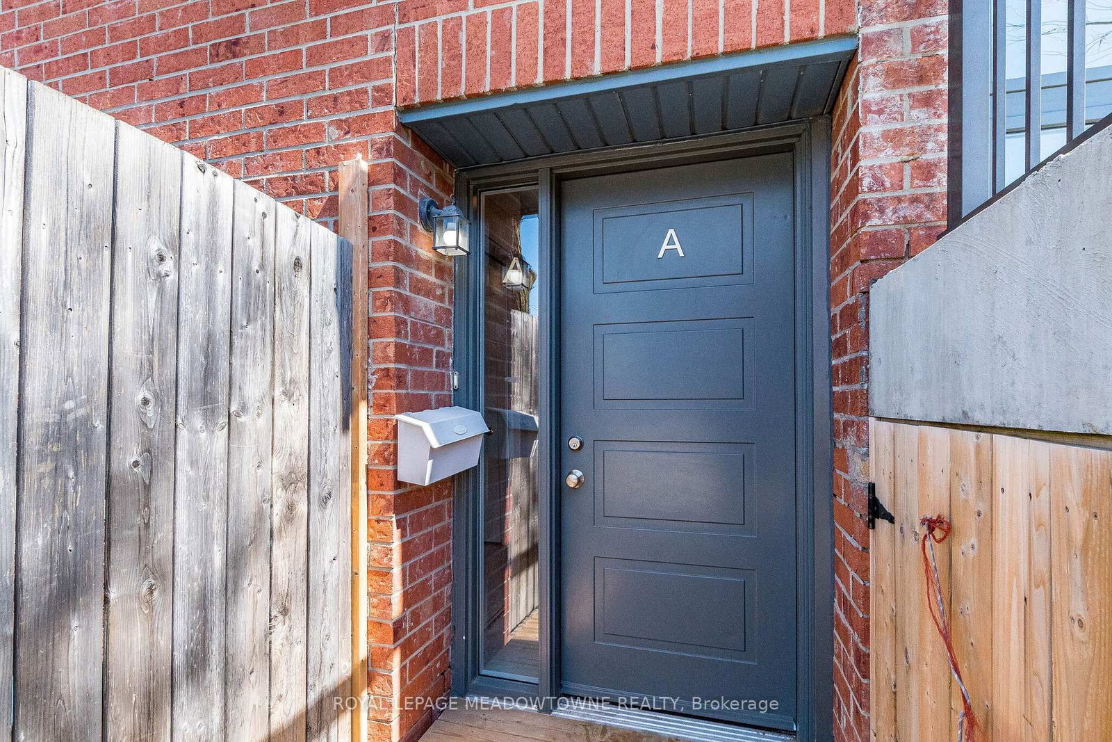 2866 Battleford Road, Unit 4A - Photo 3