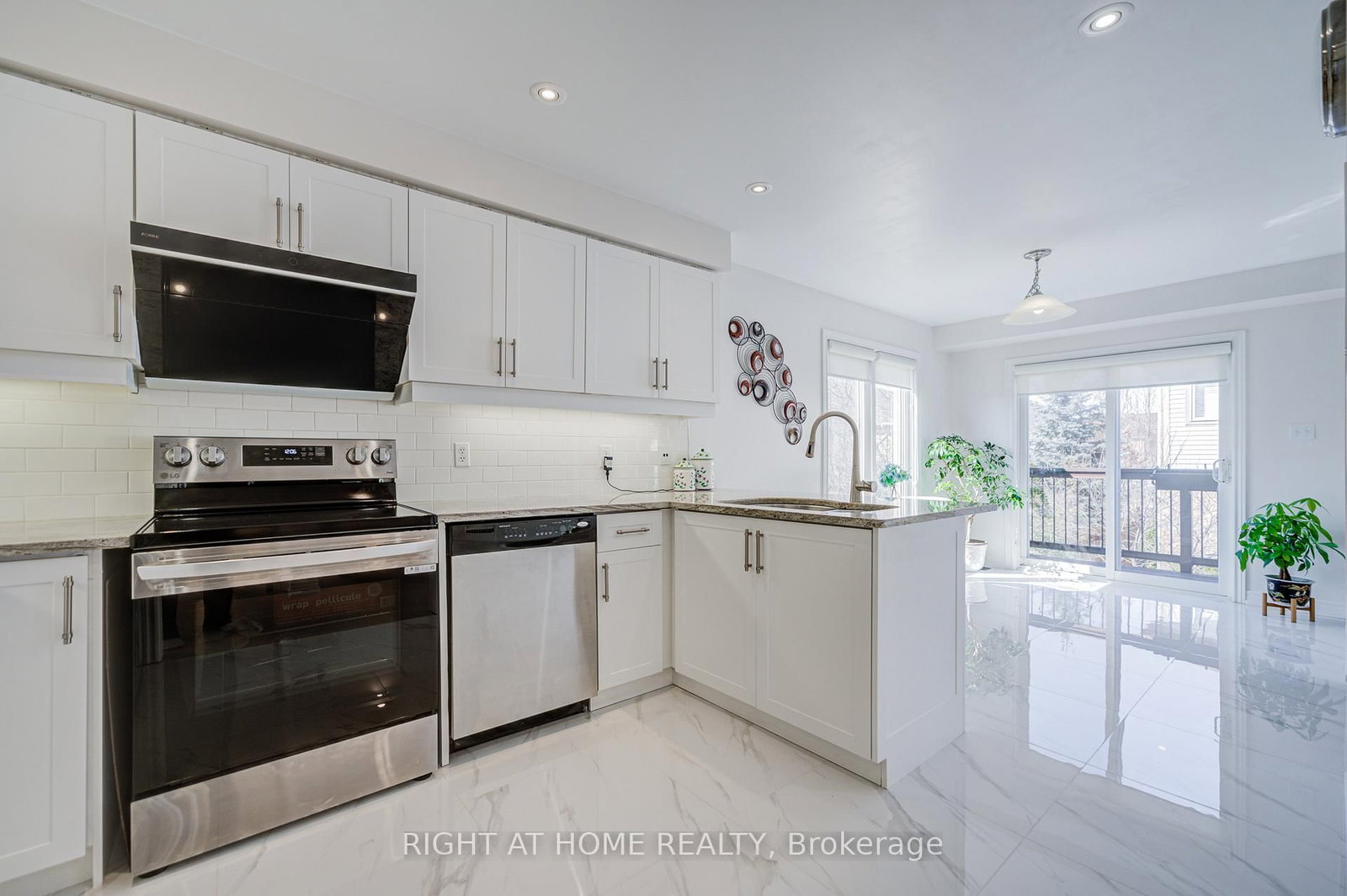 Listing Image 20