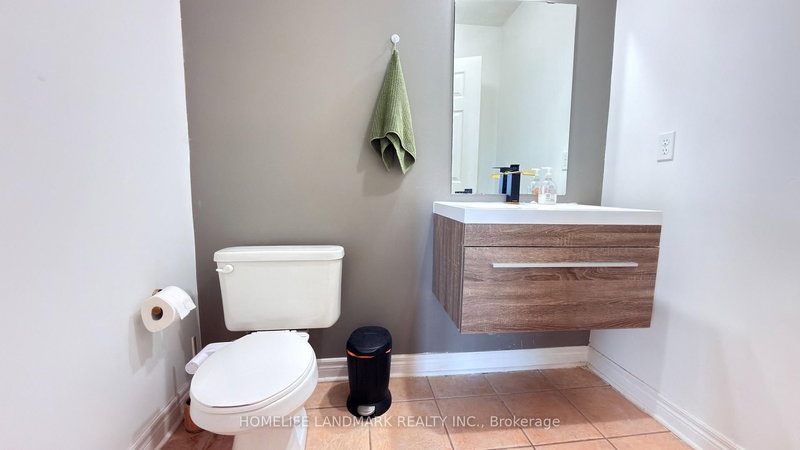 37 Seahorse Ave, Brampton, L6V 4N7 | Image 3