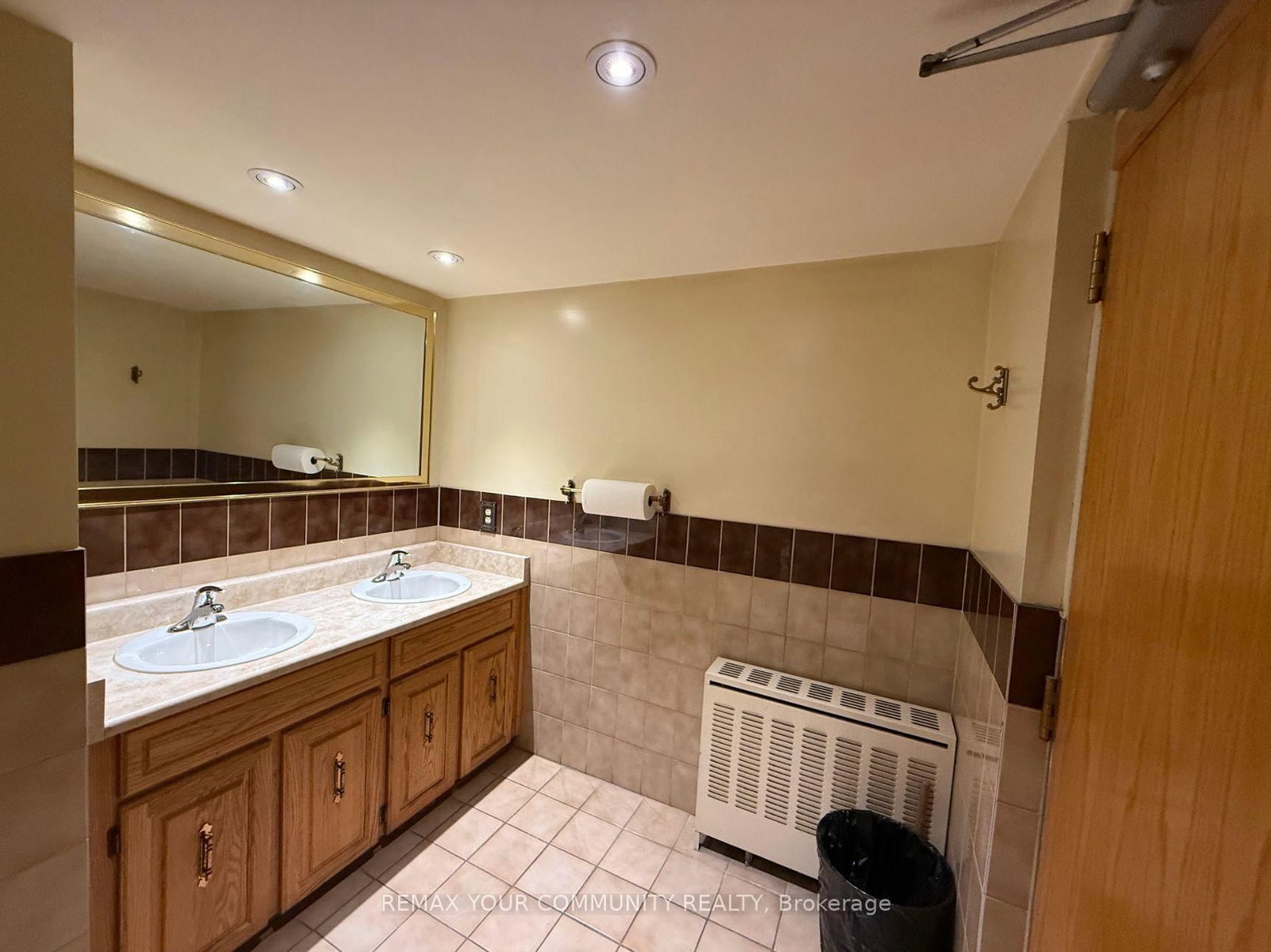 795 Wilson Avenue, Unit 101 - Photo 16