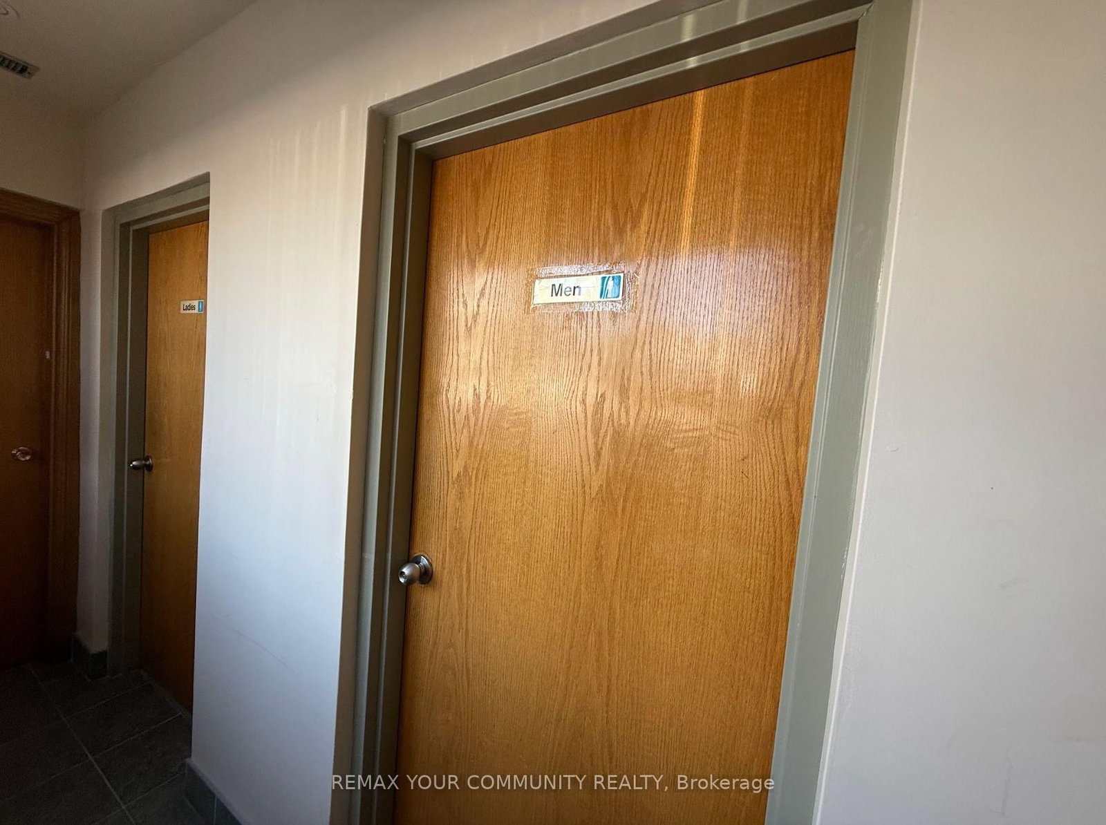 795 Wilson Avenue, Unit 101 - Photo 18