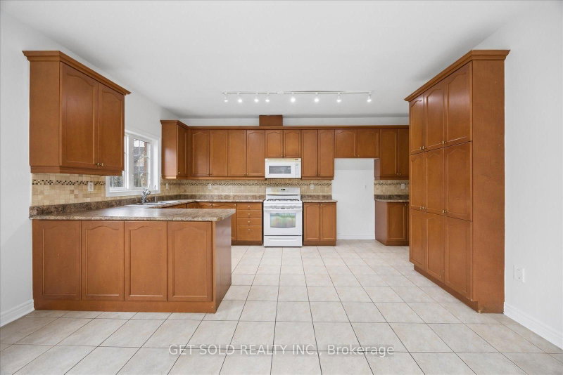 16 Deerchase Brampton,ON L6P 2L4 — Photo 18