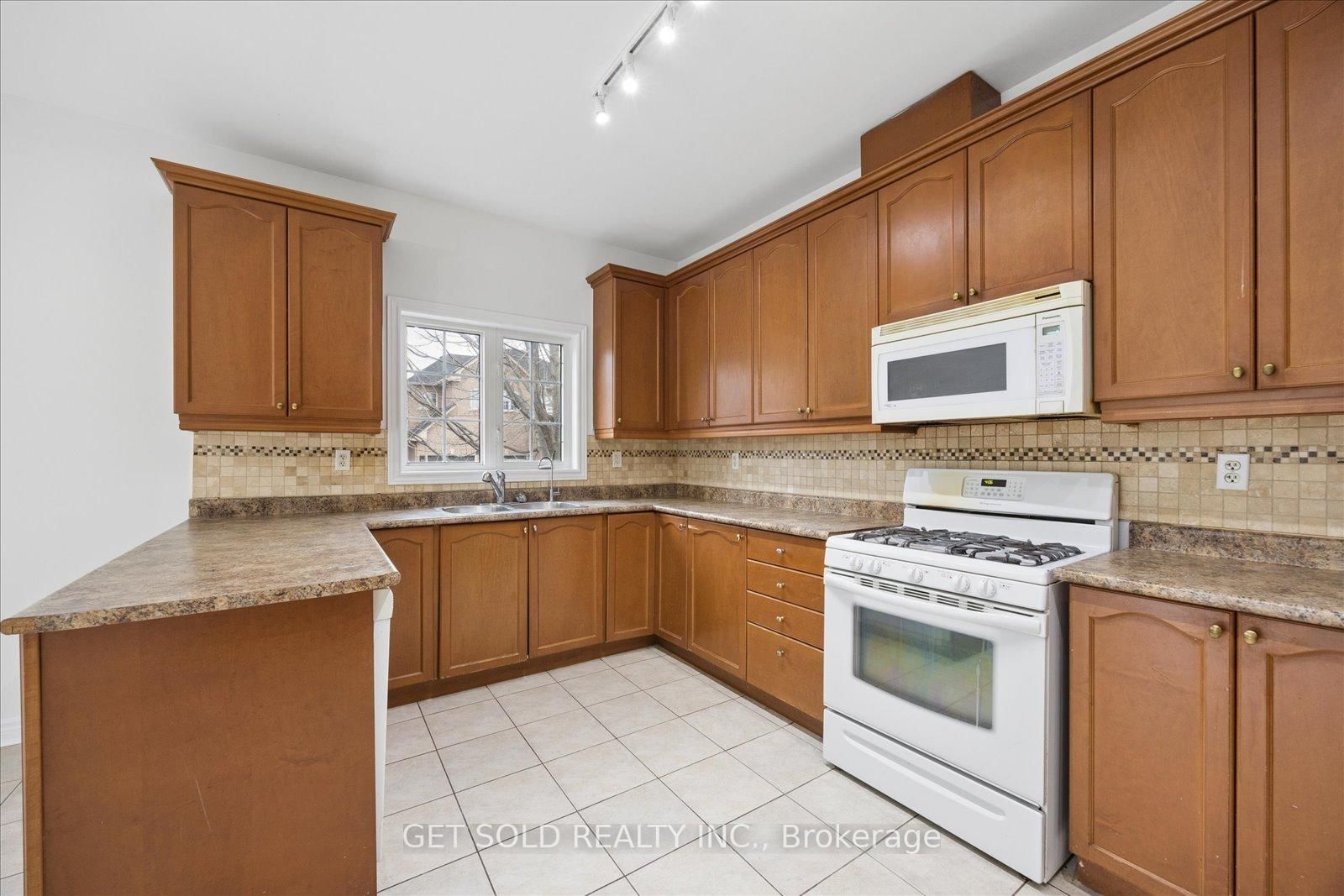 16 Deerchase Road • Brampton, ON photo 20