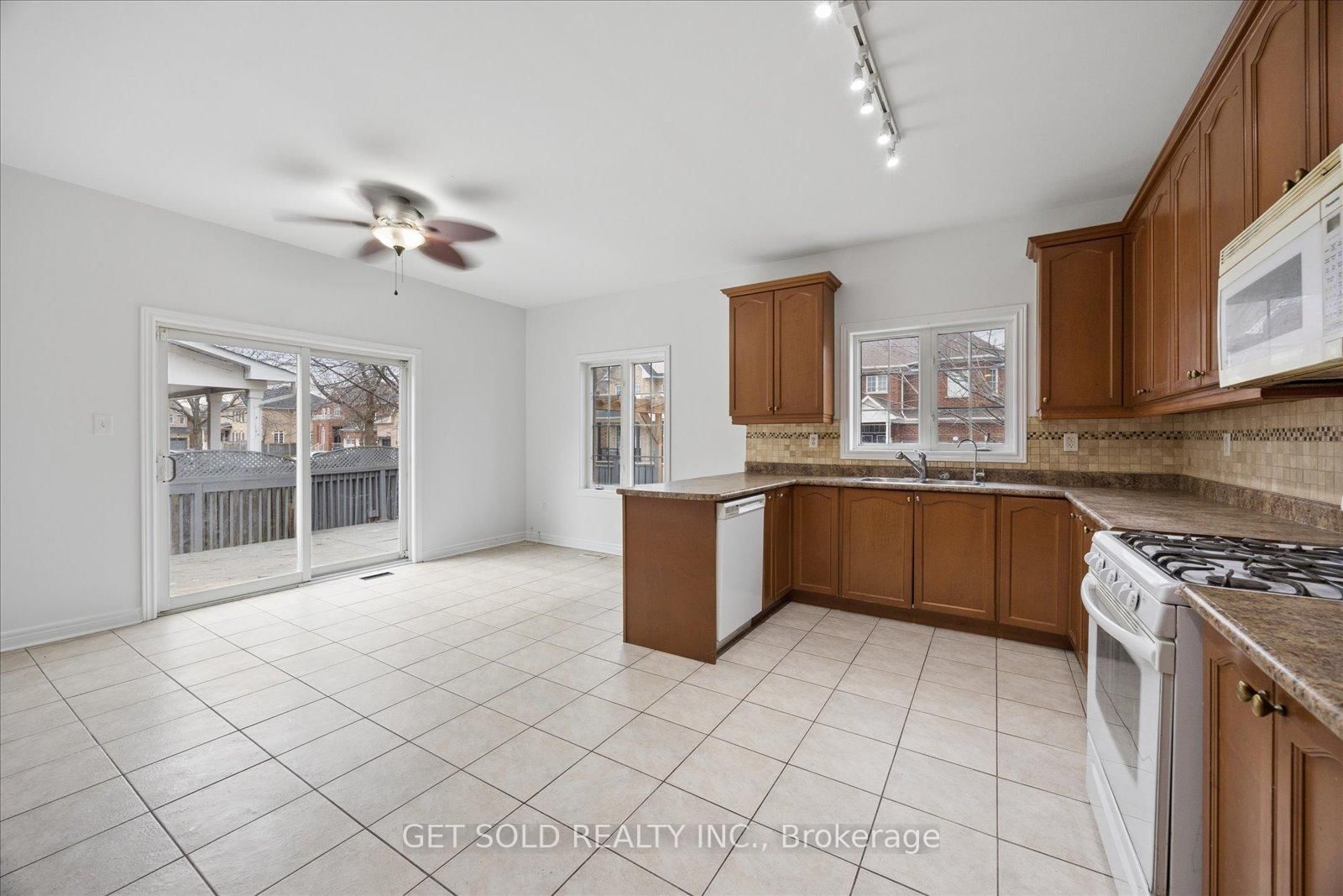 16 Deerchase Road • Brampton, ON photo 22