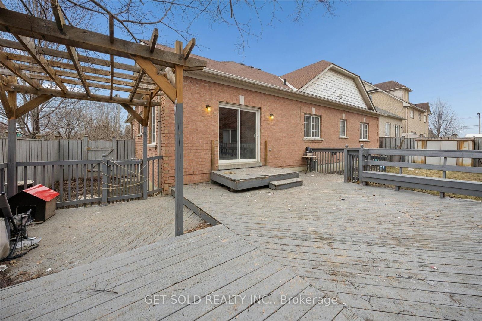 16 Deerchase Road • Brampton, ON photo 43