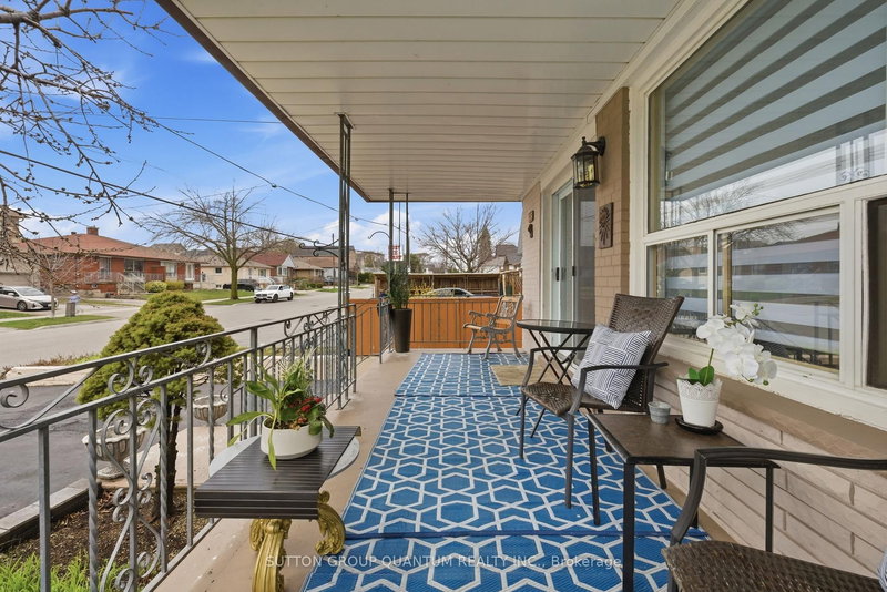 1257 Alexandra Ave, Mississauga, L5E 2A7 | Image 3