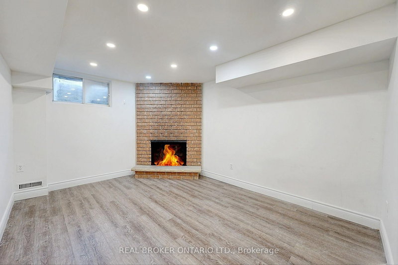 Bsmt - 1098 Sawgrass Cres, Mississauga, L5C 3V4 | Image 2