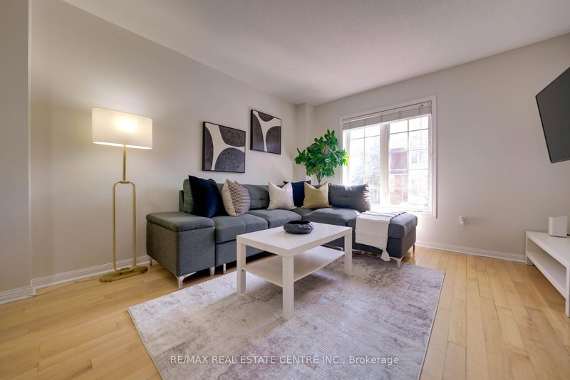 18 - 1525 South Parade Crt, Mississauga, L5M 6E9 | Image 2