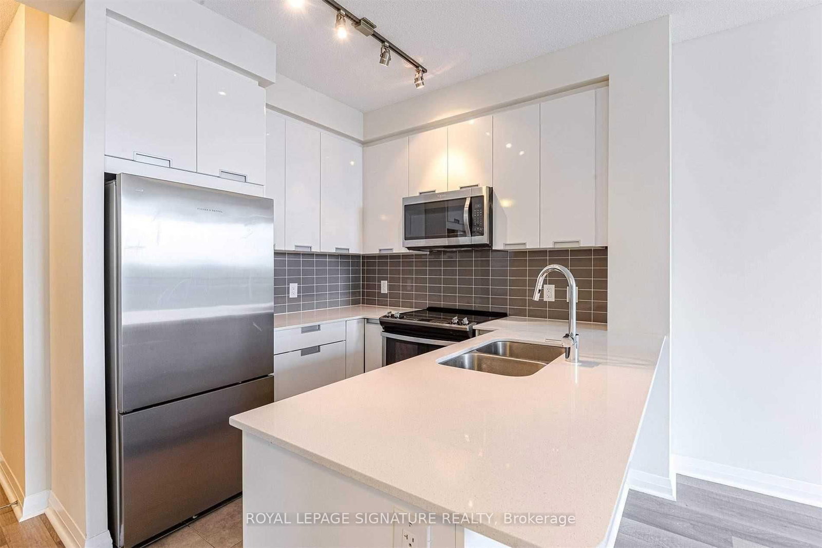 5025 Four Springs Avenue, Unit 701 - Photo 6