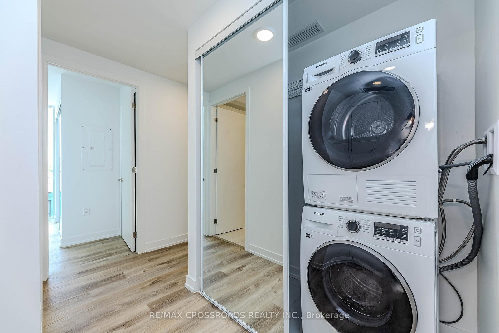 6 Chartwell Road, Unit 304 - Photo 10