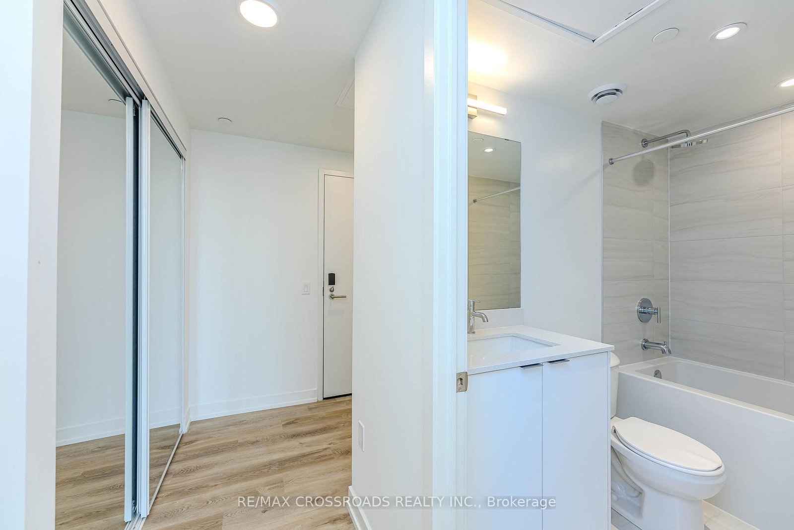 6 Chartwell Road, Unit 304 - Photo 12